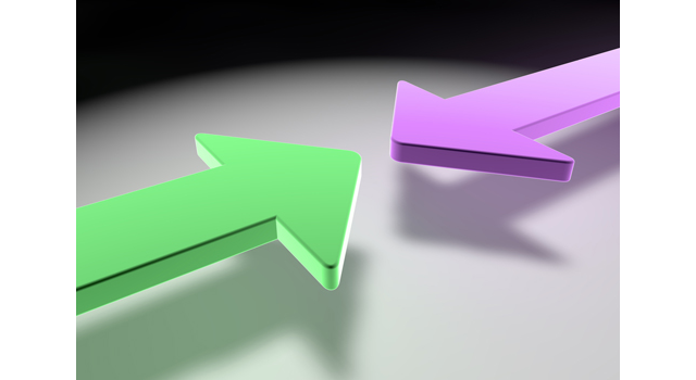 Green and Purple / Collision / Arrow-Illustration / 3D Rendering / Free / Download / Photo / 3DCG